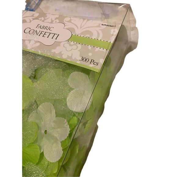 Lot Of Green Party Favors Faux Roses Confetti Decorations Decor - Picture 3 of 9